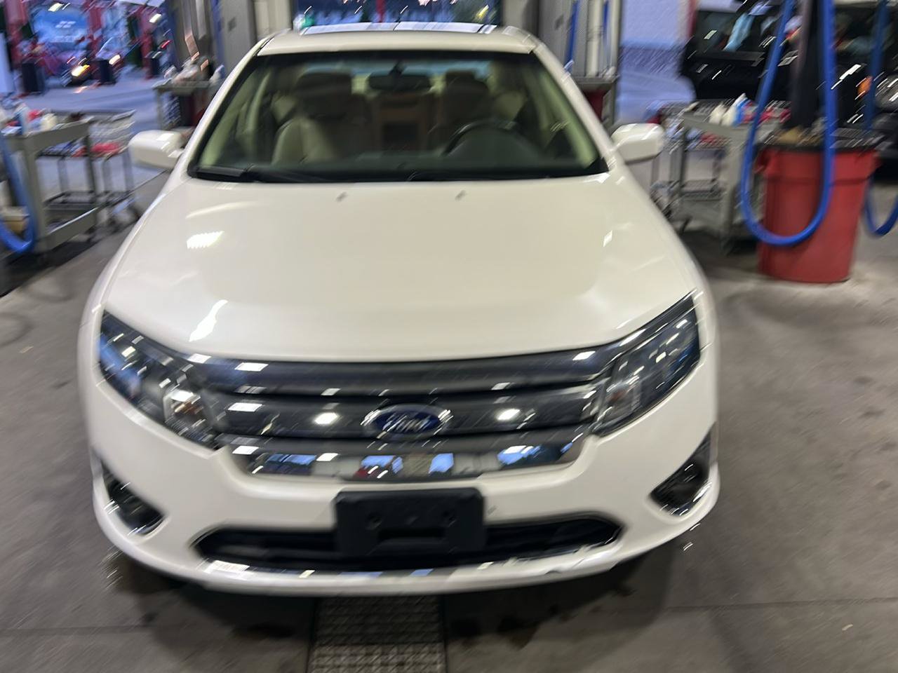 Used 2010 Ford Fusion SEL FWD image 2