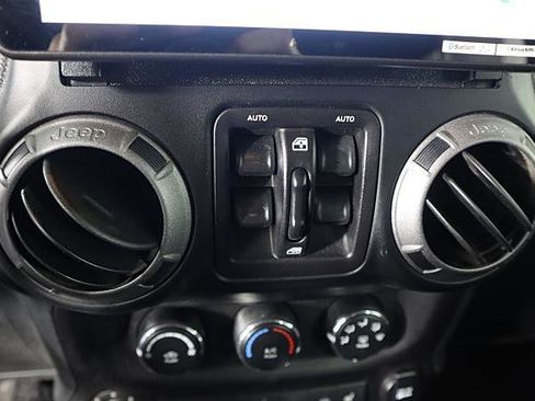 Used 2017 Jeep Wrangler Unlimited Sport image 30