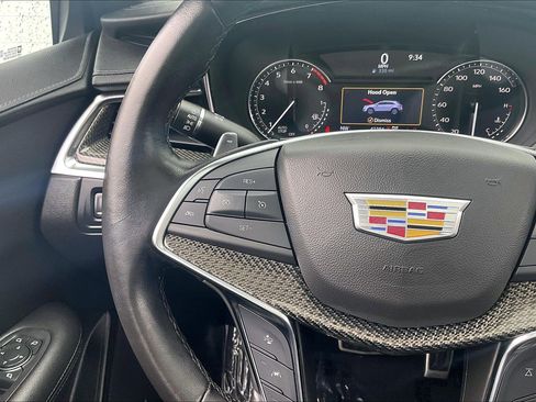 Used 2022 Cadillac XT5 Sportv w/ LPO, ONYX Package AWD/4WD image 23