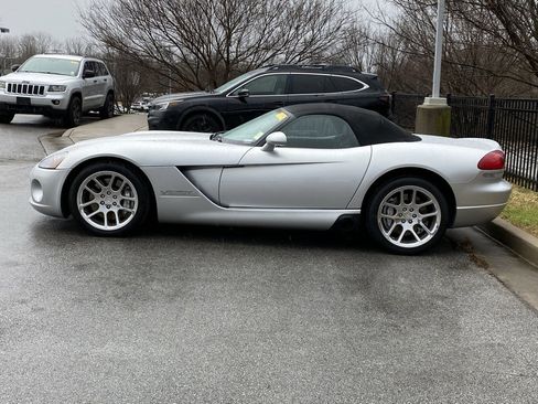 Used 2003 Dodge Viper SRT-10 image 4