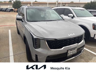 Certified 2025 Kia Sorento S w/ Panoramic Sunroof Package