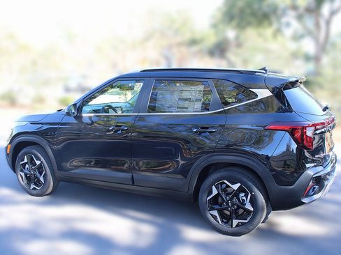 New 2026 Kia Seltos EX image 13