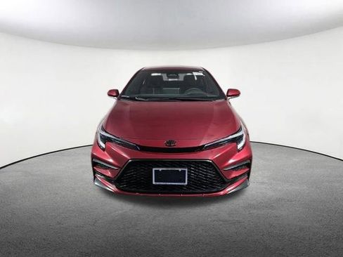 Used 2026 Toyota Corolla SE w/ SE Package image 2