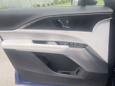 Used 2024 Cadillac Lyriq Luxury AWD/4WD image 25