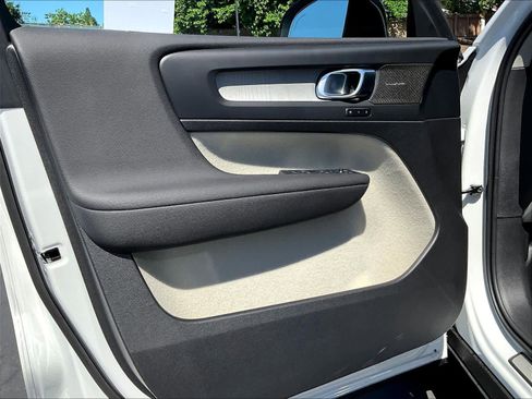 New 2026 Volvo XC40 B5 Ultra w/ Climate Package image 24