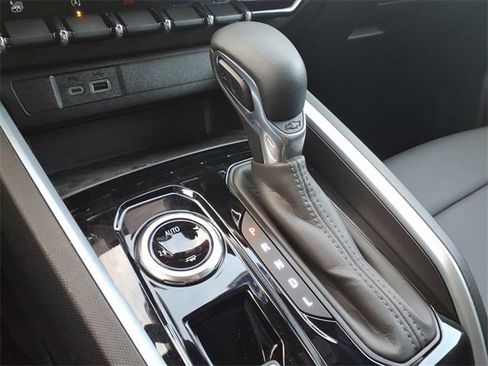 Used 2024 Chevrolet Colorado LT w/ LT Convenience Package III image 13