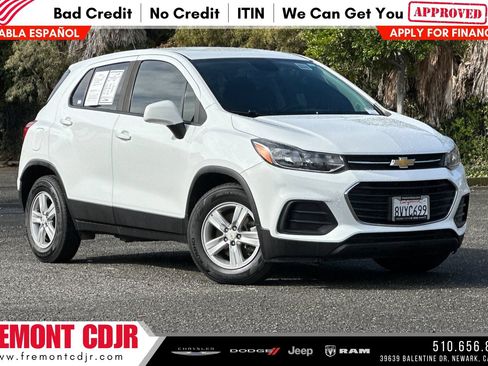 Used 2021 Chevrolet Trax LS w/ Tint and Cruise Package FWD image 1