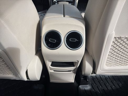 Used 2022 Mercedes-Benz GLB 250 4MATIC image 19