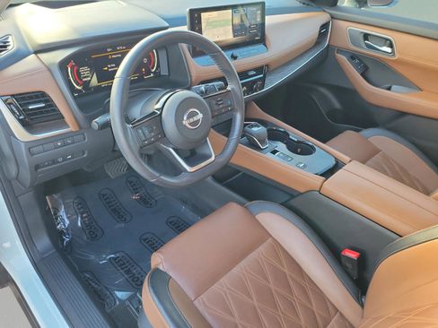 Used 2024 Nissan Rogue Platinum w/ Platinum Premium Package image 17