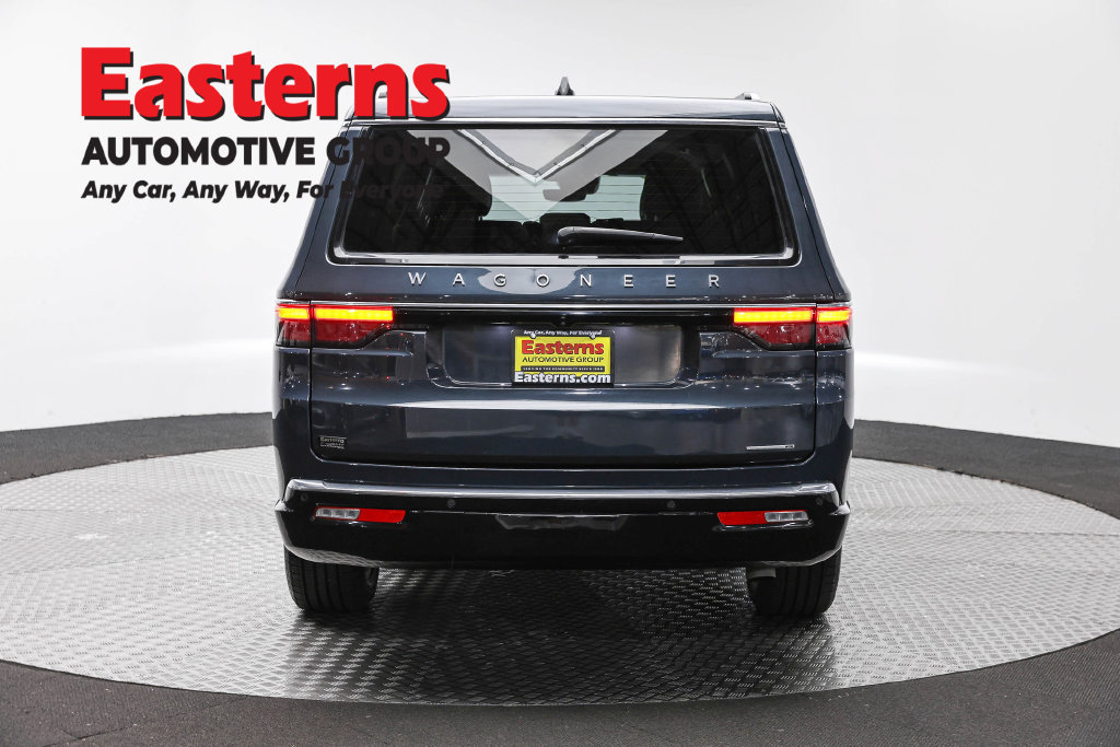 Used 2024 Jeep Wagoneer L Series II w/ Flexible Seating Group RWD image 7
