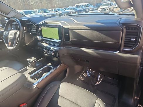 Used 2023 GMC Sierra 1500 SLT w/ SLT Convenience Package image 29