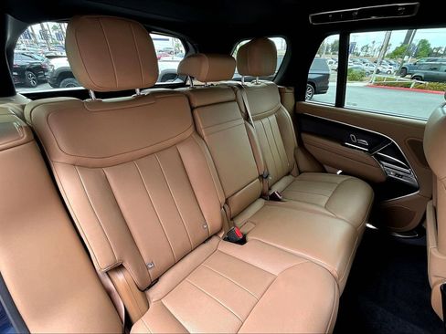 Certified 2025 Land Rover Range Rover SE AWD/4WD image 26