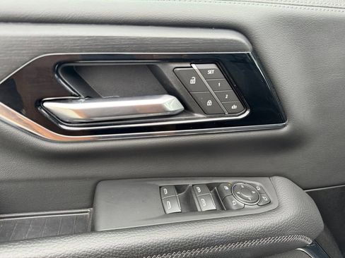 Used 2025 GMC Yukon Denali image 16