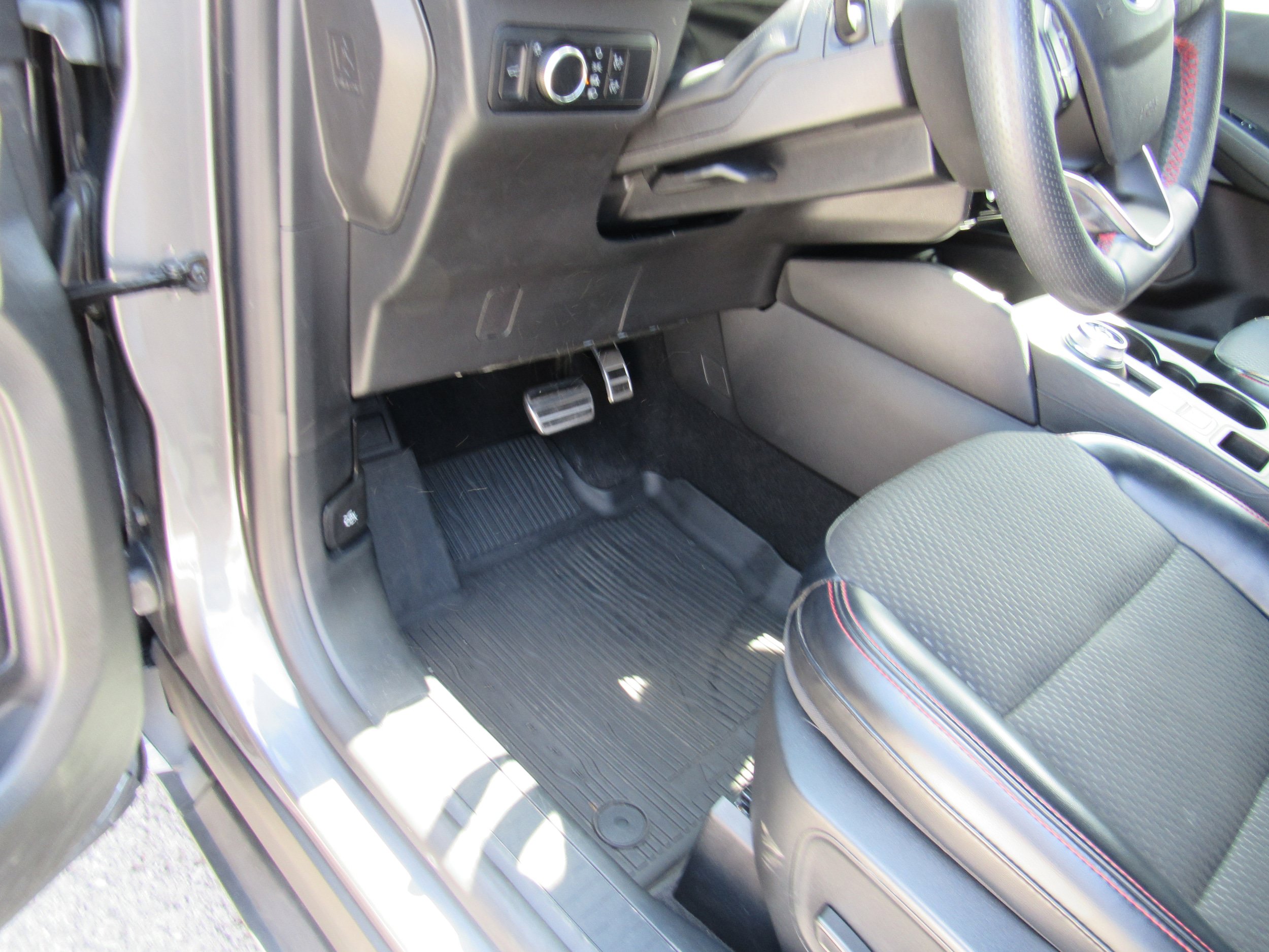 Used 2024 Ford Escape ST-Line w/ Tech Pack #1 AWD/4WD image 17