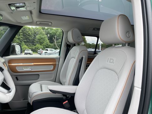 New 2025 Volkswagen ID. Buzz 1st Edition image 13