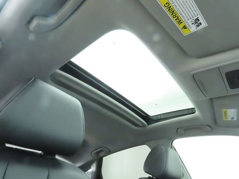 Used 2023 Acura Integra image 18