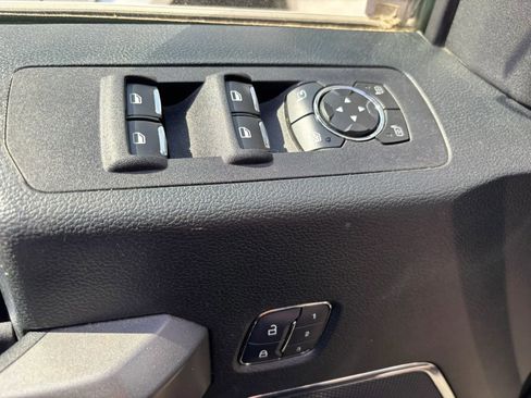 Used 2016 Ford F150 Platinum w/ Equipment Group 701A Luxury image 11