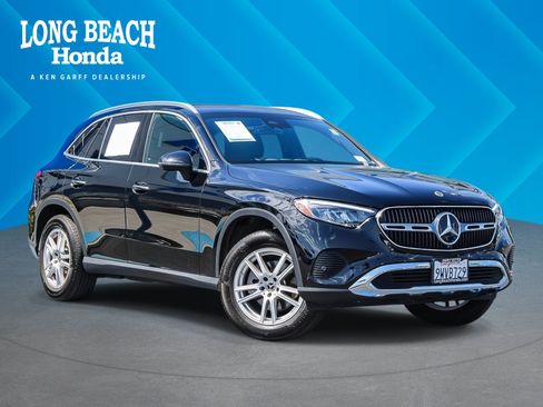 Used 2025 Mercedes-Benz GLC 300 image 1
