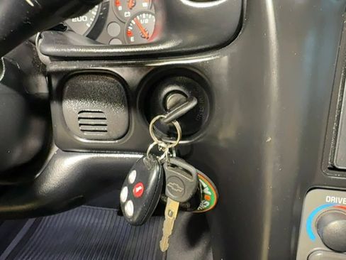 Used 1998 Chevrolet Corvette Convertible w/ Memory Pkg RWD image 20