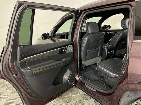 Used 2025 Buick Enclave Avenir w/ LPO, All-Weather Package image 33