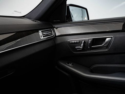 Used 2016 Mercedes-Benz E 350 4MATIC Sedan image 41