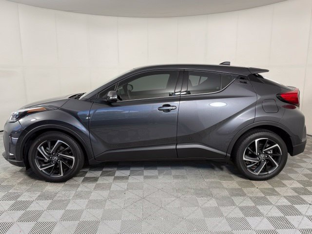 Used 2022 Toyota C-HR Limited FWD image 3