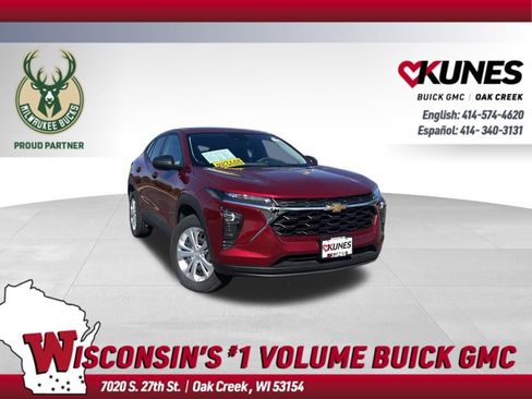 Used 2025 Chevrolet Trax LS image 1