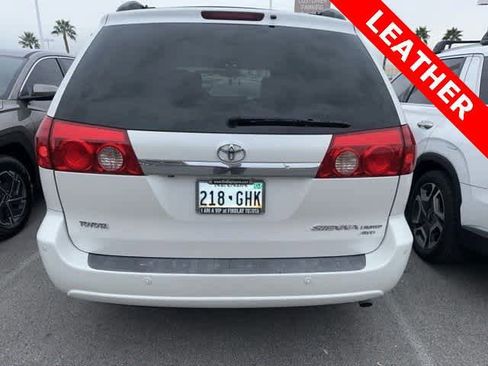 Used 2006 Toyota Sienna XLE Limited image 3