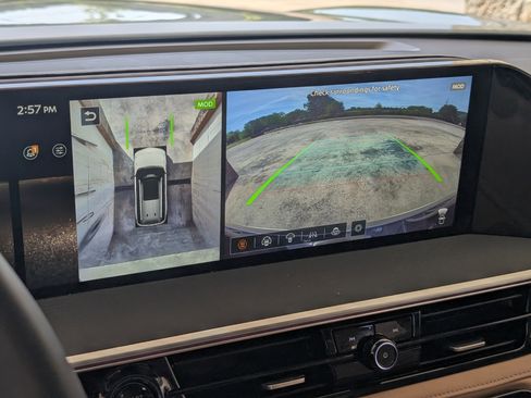 Used 2025 INFINITI QX80 Sensory image 31