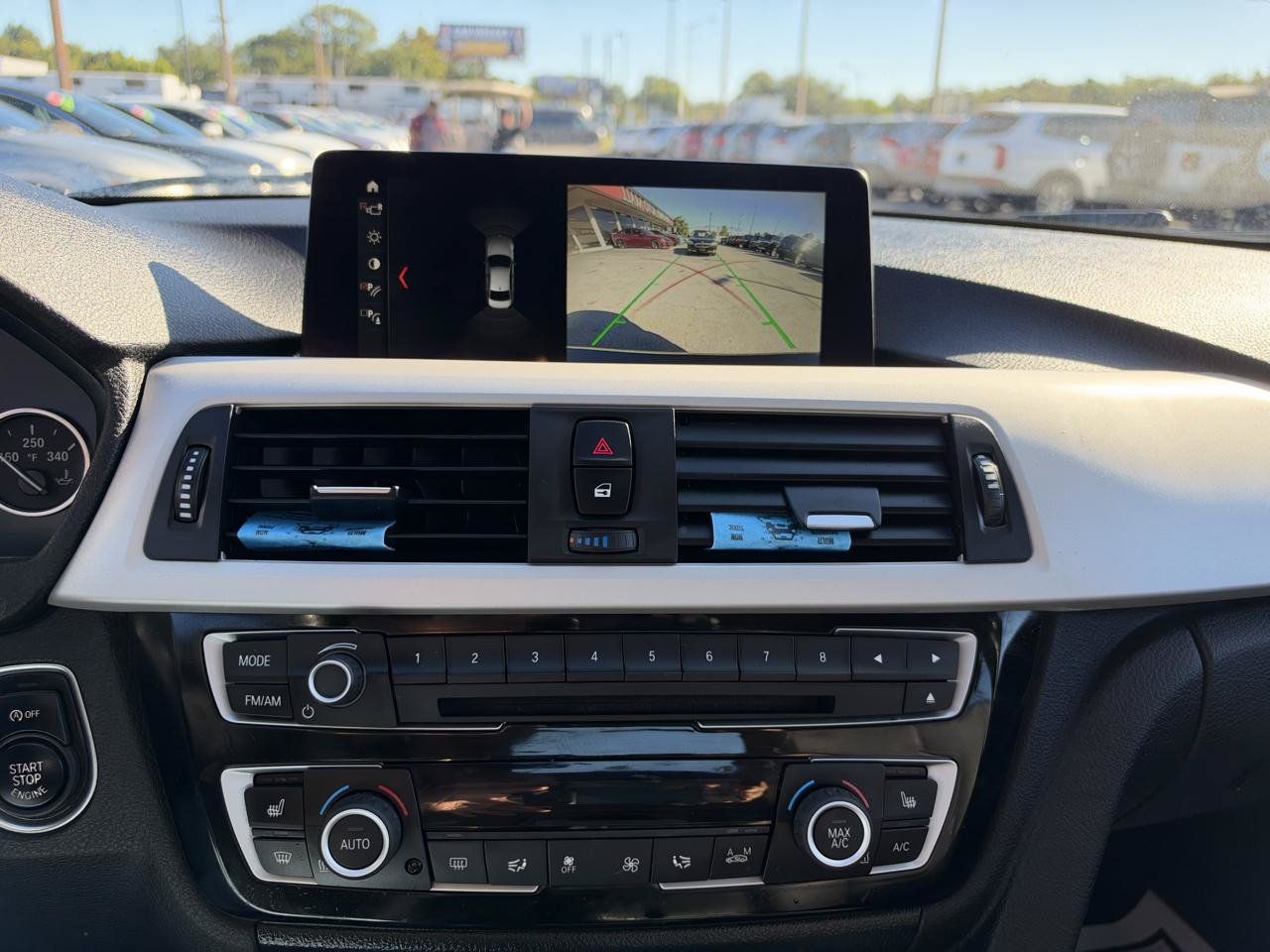 Used 2018 BMW 320i xDrive Sedan AWD/4WD image 15