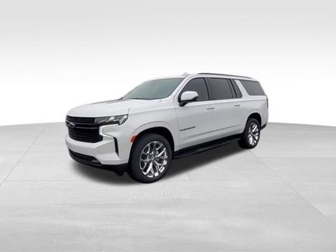 Used 2023 Chevrolet Suburban RST w/ Luxury Package image 4