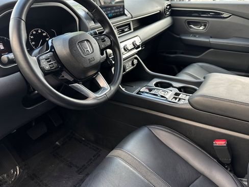 Certified 2023 Honda Pilot Touring image 4