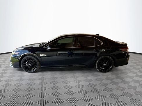 Used 2023 Toyota Camry XSE FWD image 9