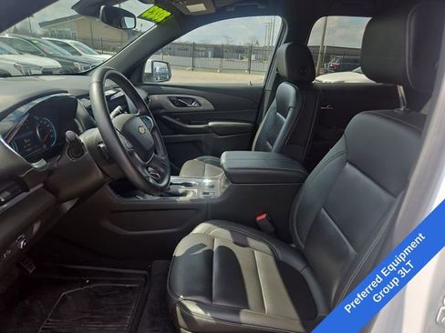 Used 2023 Chevrolet Traverse LT image 10