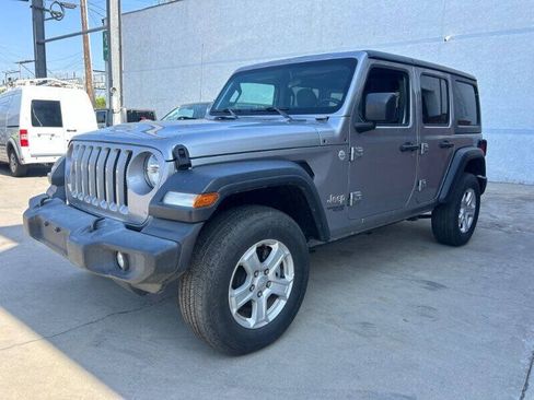 Used 2019 Jeep Wrangler Unlimited Sport S AWD/4WD image 3