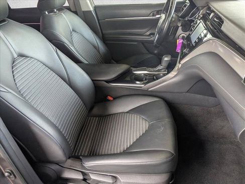 Used 2020 Toyota Camry SE w/ Carpet Mat Package FWD image 19