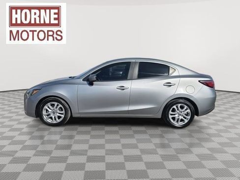 Used 2016 Scion iA FWD image 4