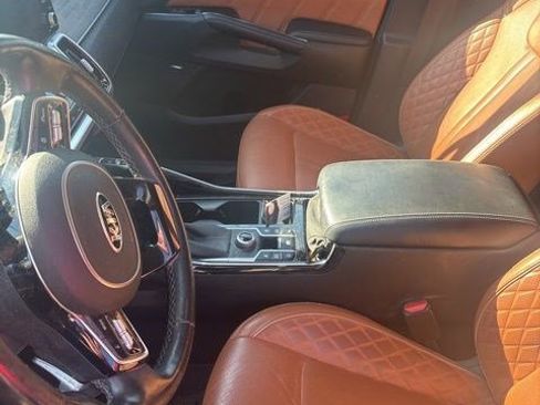 Used 2021 Kia Sorento SX Prestige image 2