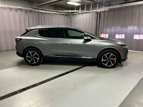 Used 2024 Chevrolet Equinox EV LT image 8