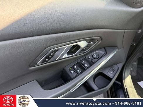 Used 2022 BMW 330i xDrive Sedan w/ Premium Package image 11