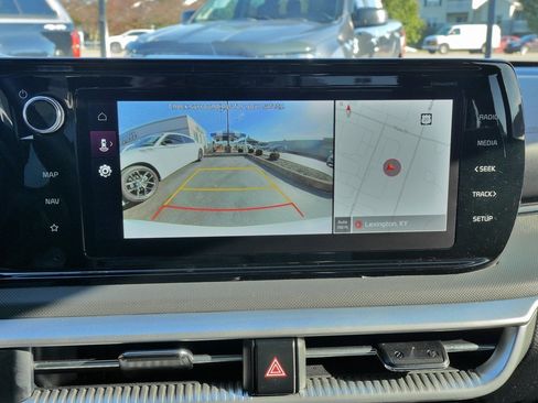 Used 2023 Kia K5 GT-Line image 32