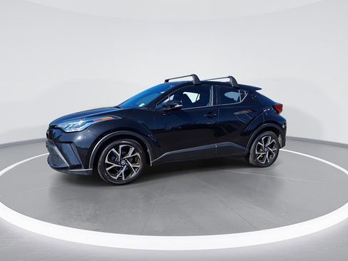 Used 2021 Toyota C-HR XLE image 6
