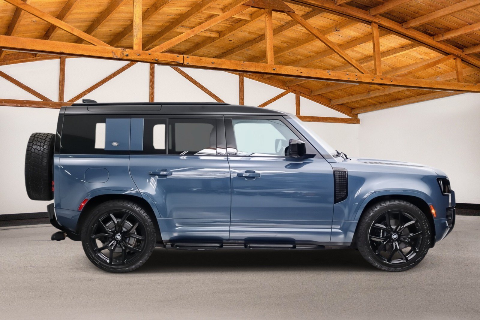 Used 2020 Land Rover Defender 110 SE AWD/4WD image 5