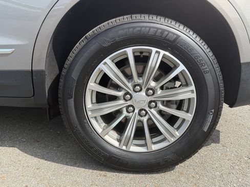 Used 2018 Cadillac XT5 Luxury w/ Driver Awareness Package FWD image 12