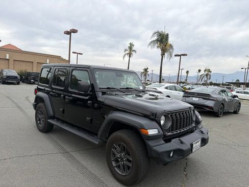 Used 2025 Jeep Wrangler Unlimited Sport AWD/4WD image 2