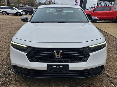 Used 2024 Honda Accord Sport image 2