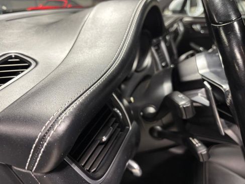 Used 2018 Porsche Macan Turbo image 20