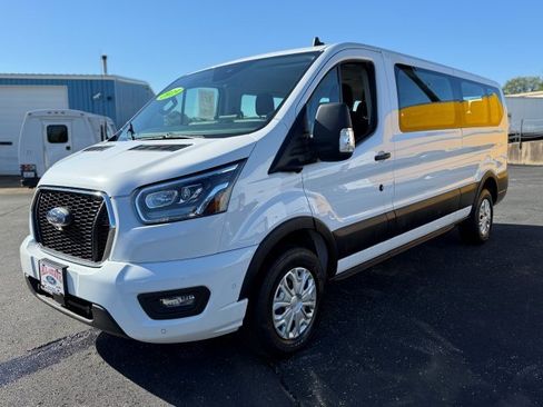 Used 2023 Ford Transit 350 XLT image 4