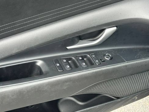Used 2025 Hyundai Elantra SE FWD image 14