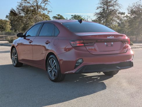 Certified 2023 Kia Forte LXS image 7